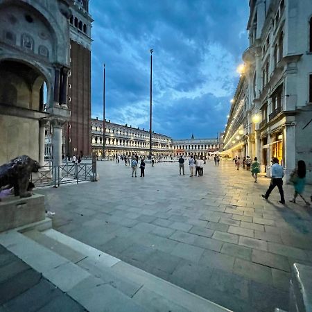 San Marco Luxury Apartments Steps From St Marks Venesia Bagian luar foto